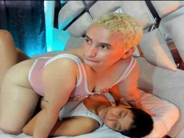 Natashaandzoe webcam