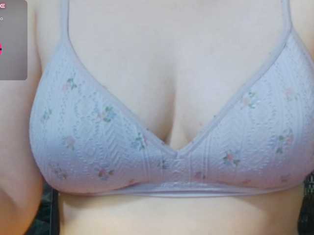 celeste-yue live cam on BongaCams