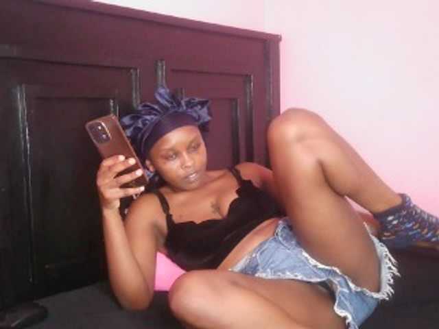 Missdisyer27 live cam on BongaCams