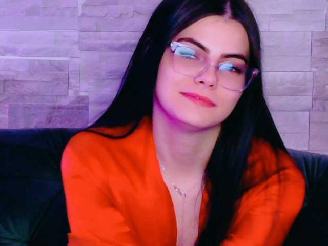 RosseDoll, en directo ahora en BongaCams