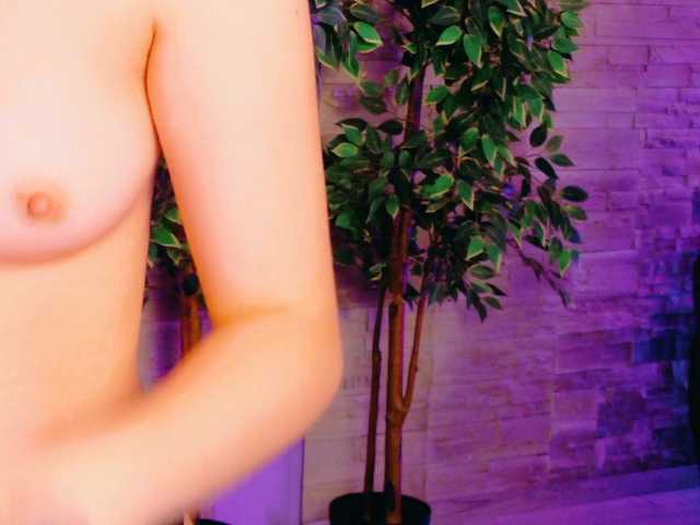 RosseDoll live cam on BongaCams