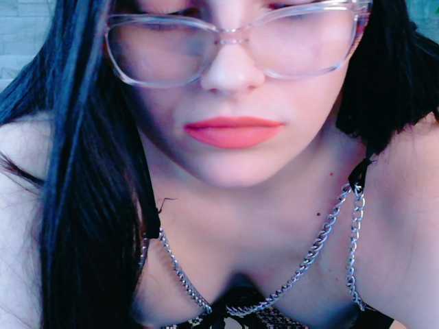 RosseDoll live cam on BongaCams