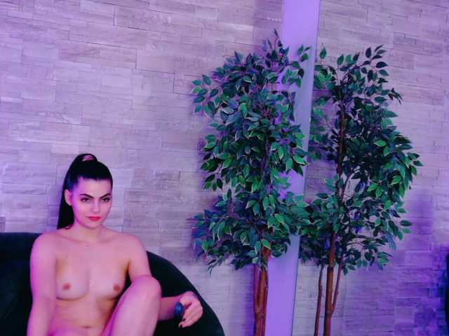 RosseDoll live cam on BongaCams