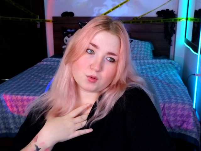 plushydevil live cam on BongaCams