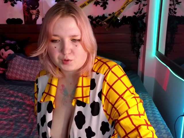 plushydevil live cam on BongaCams