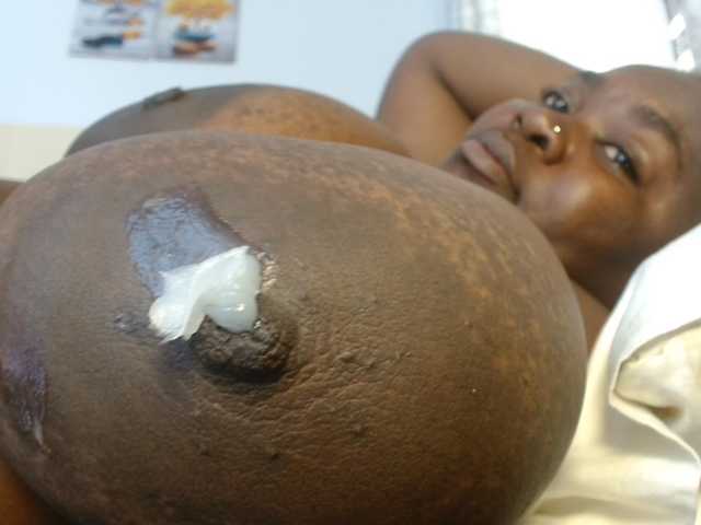 titi-fiesta live cam on BongaCams