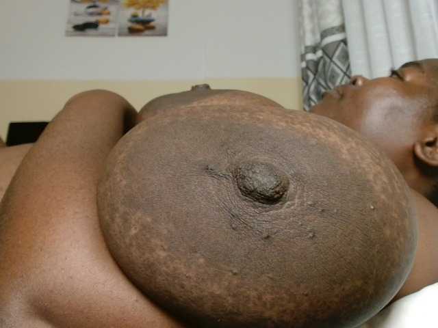 titi-fiesta, en directo ahora en BongaCams