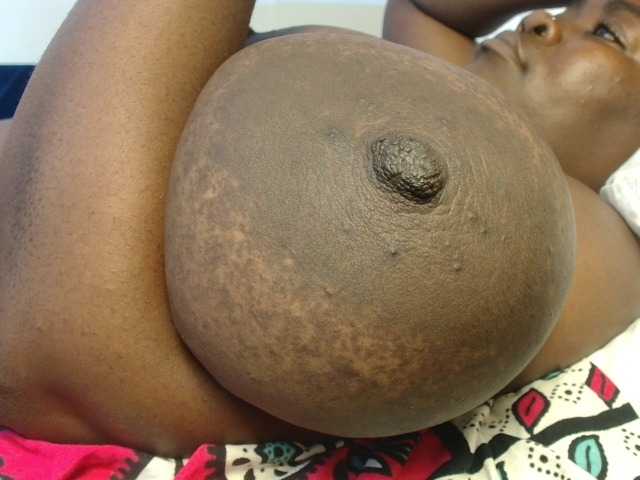 titi-fiesta live cam on BongaCams