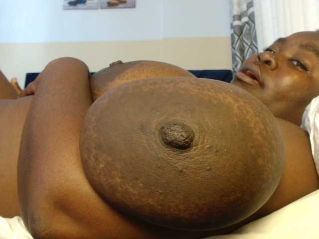 titi-fiesta live cam on BongaCams