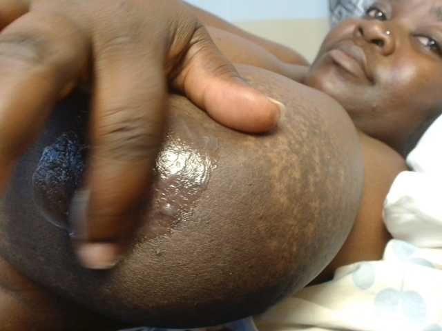 titi-fiesta live cam on BongaCams