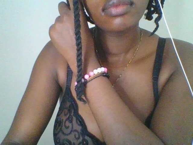 Juicybaby1, en directo ahora en BongaCams
