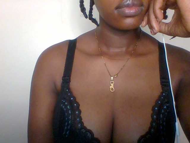 Juicybaby1 live cam on BongaCams