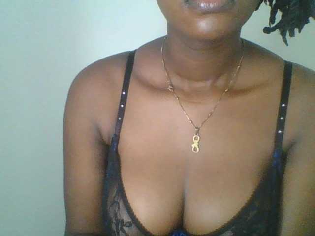 Juicybaby1, en vivo ahora en BongaCams