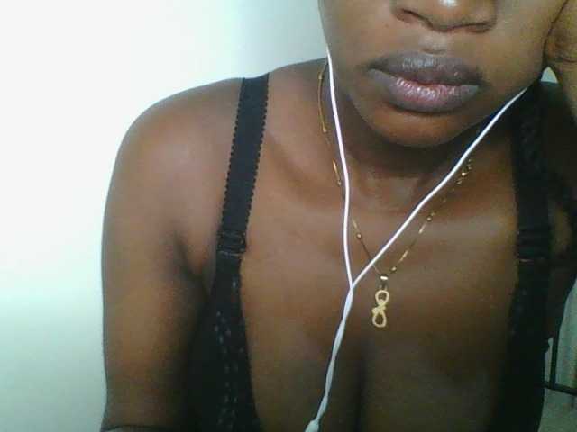 Juicybaby1 live cam on BongaCams