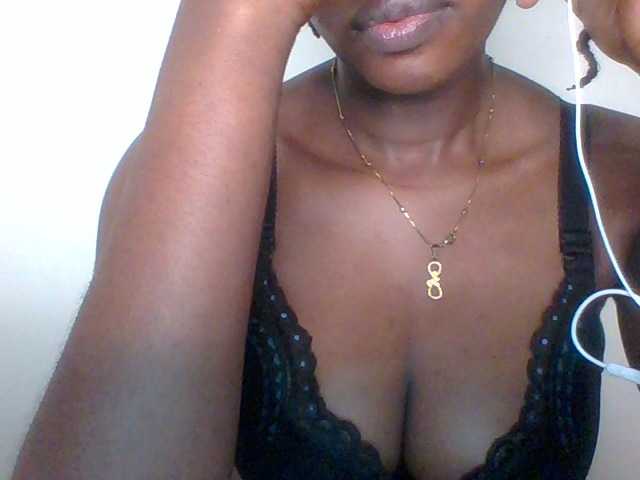 Juicybaby1 live cam on BongaCams