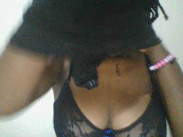 Juicybaby1 live cam on BongaCams