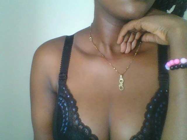 Juicybaby1 live cam on BongaCams