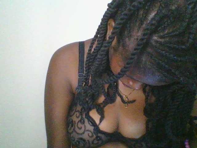 Juicybaby1 live cam on BongaCams