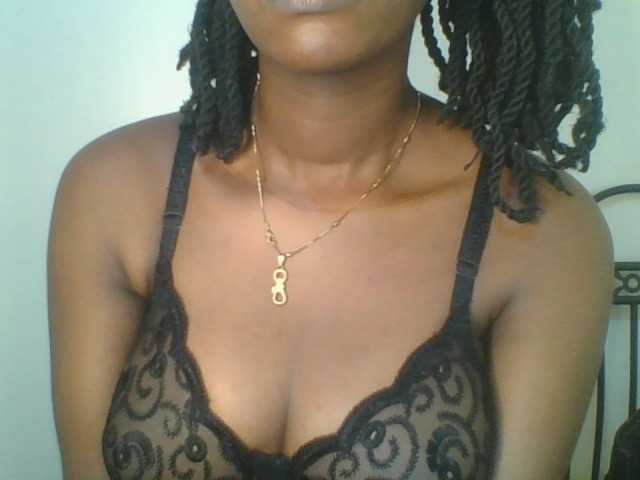 Juicybaby1 live cam on BongaCams