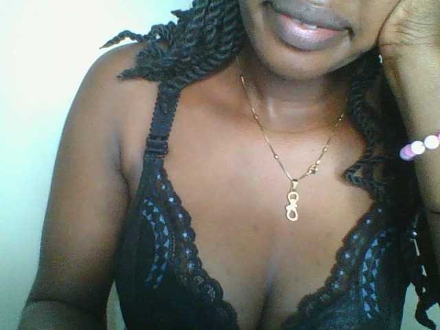 Juicybaby1 live cam on BongaCams
