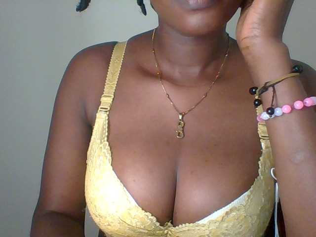 Juicybaby1 live cam on BongaCams