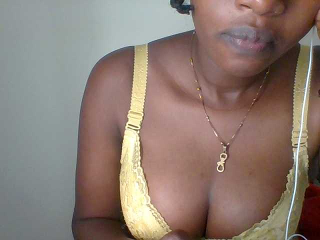 Juicybaby1 live cam on BongaCams