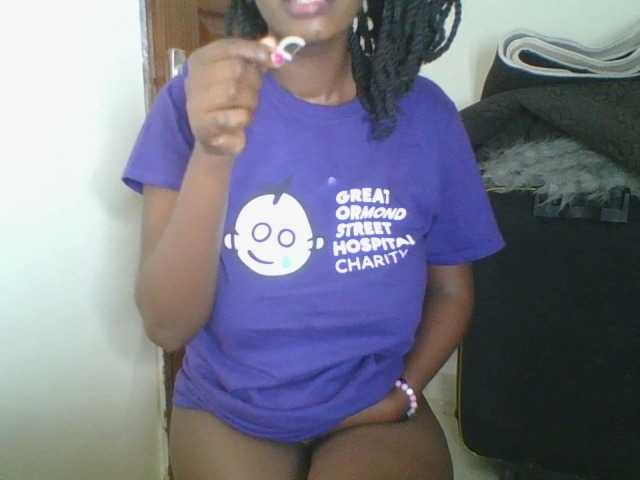 Juicybaby1 live cam on BongaCams