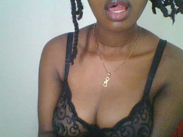 Juicybaby1, live now on BongaCams