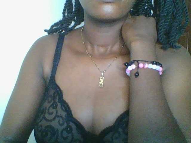 Juicybaby1, en vivo ahora en BongaCams