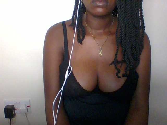 Juicybaby1 live cam on BongaCams