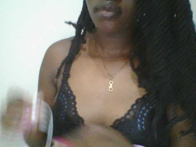 Juicybaby1 live cam on BongaCams