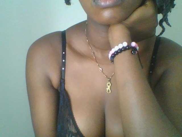 Juicybaby1, en vivo ahora en BongaCams