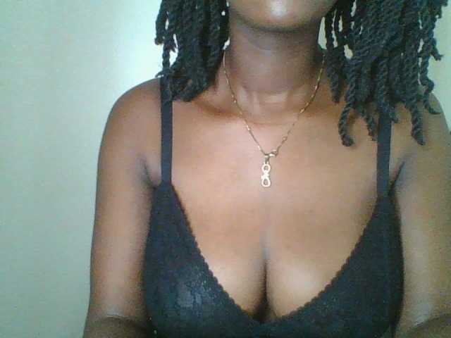 Juicybaby1 live cam on BongaCams