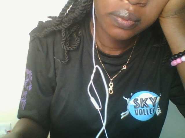 Juicybaby1 live cam on BongaCams