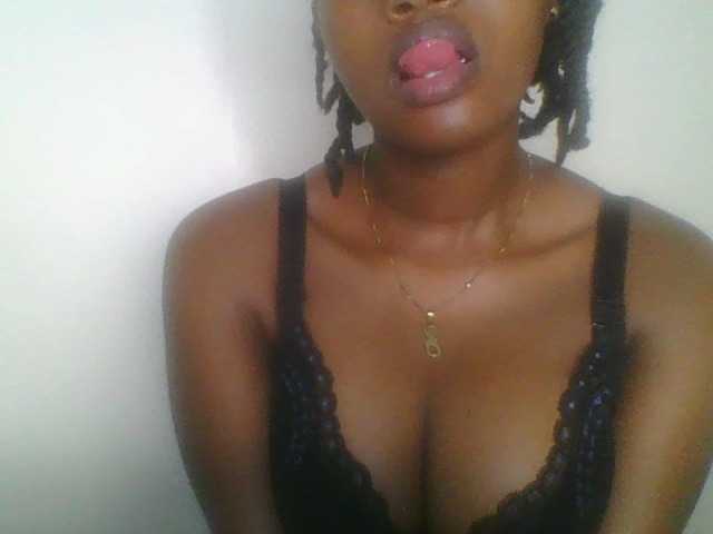 Juicybaby1 live cam on BongaCams