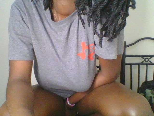Juicybaby1 live cam on BongaCams