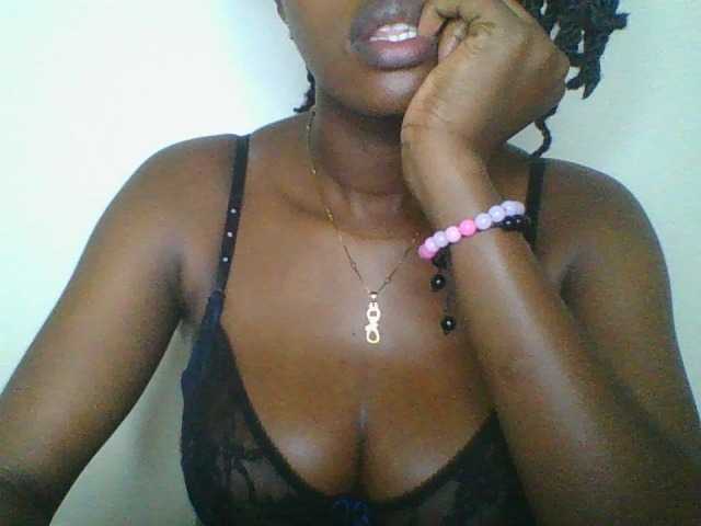 Juicybaby1 live cam on BongaCams