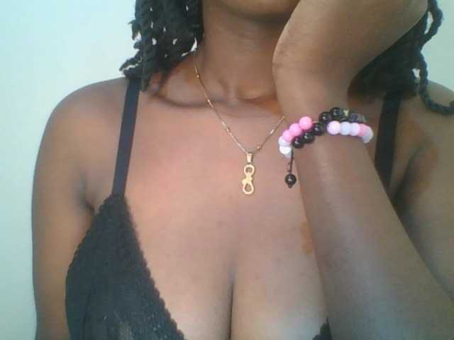 Juicybaby1 live cam on BongaCams
