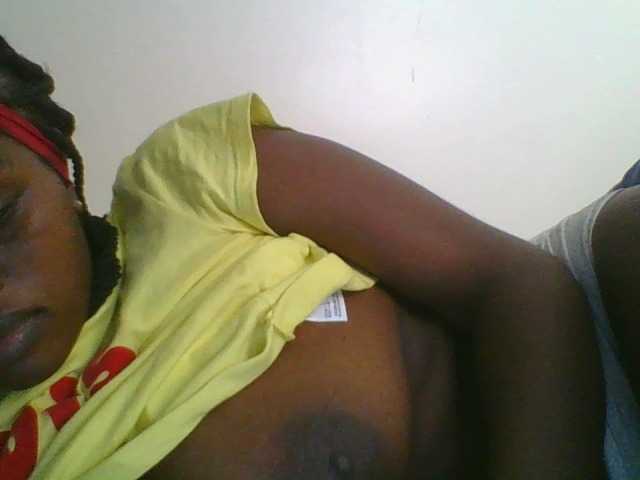 Juicybaby1 live cam on BongaCams