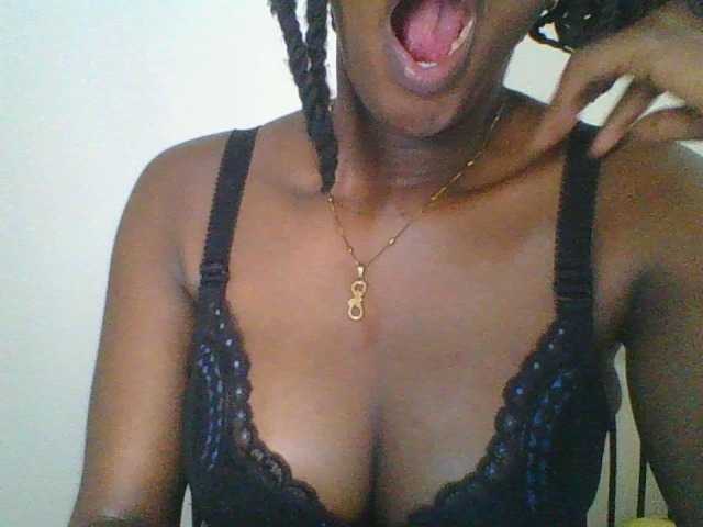 Juicybaby1 live cam on BongaCams