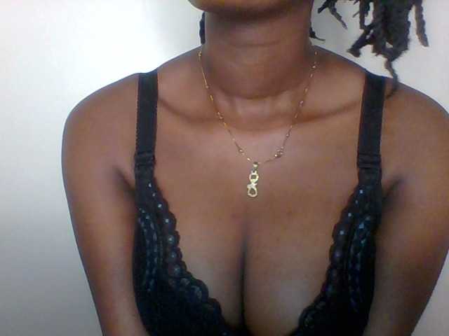 Juicybaby1 live cam on BongaCams
