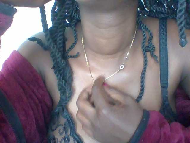 Juicybaby1 live cam on BongaCams
