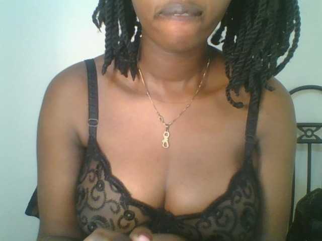 Juicybaby1 live cam on BongaCams