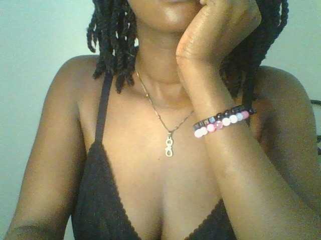 Juicybaby1 live cam on BongaCams