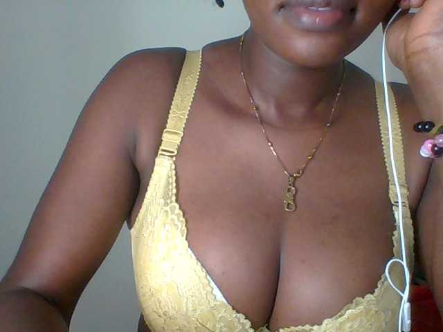 Juicybaby1 live cam on BongaCams
