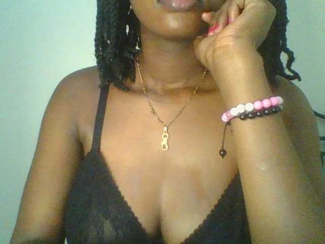 Juicybaby1 live cam on BongaCams
