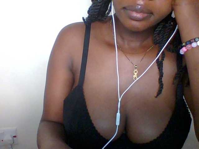 Juicybaby1 live cam on BongaCams