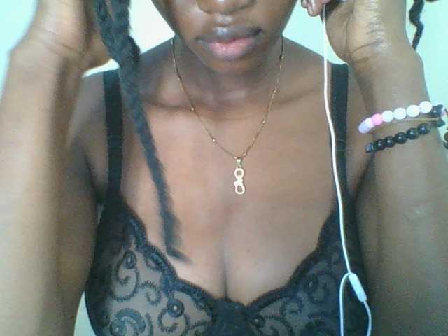 Juicybaby1 live cam on BongaCams