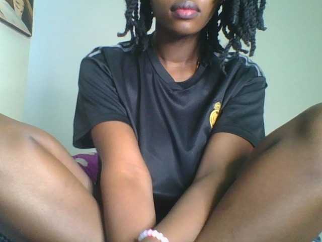 Juicybaby1 live cam on BongaCams