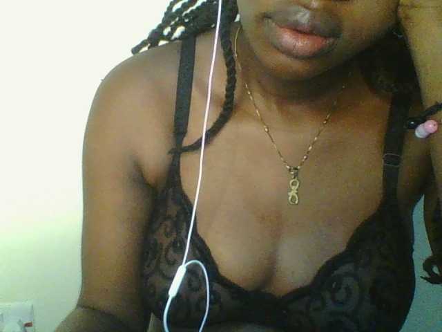 Juicybaby1 live cam on BongaCams